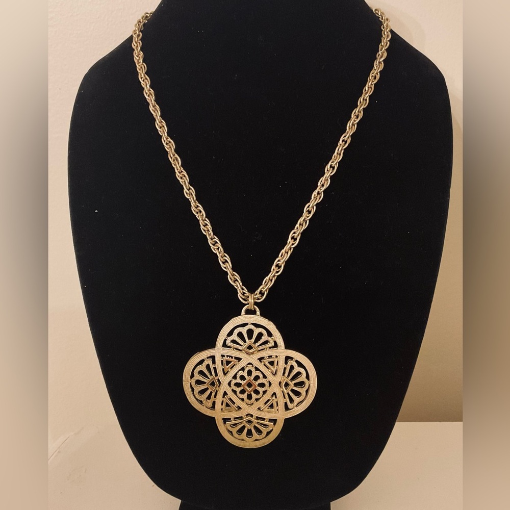 #239 Vintage Crown Trifari Goldtone Statement Pendant Necklace